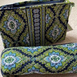 NWT RETIRED Vera Bradley Cosmetic Bag / Slippers